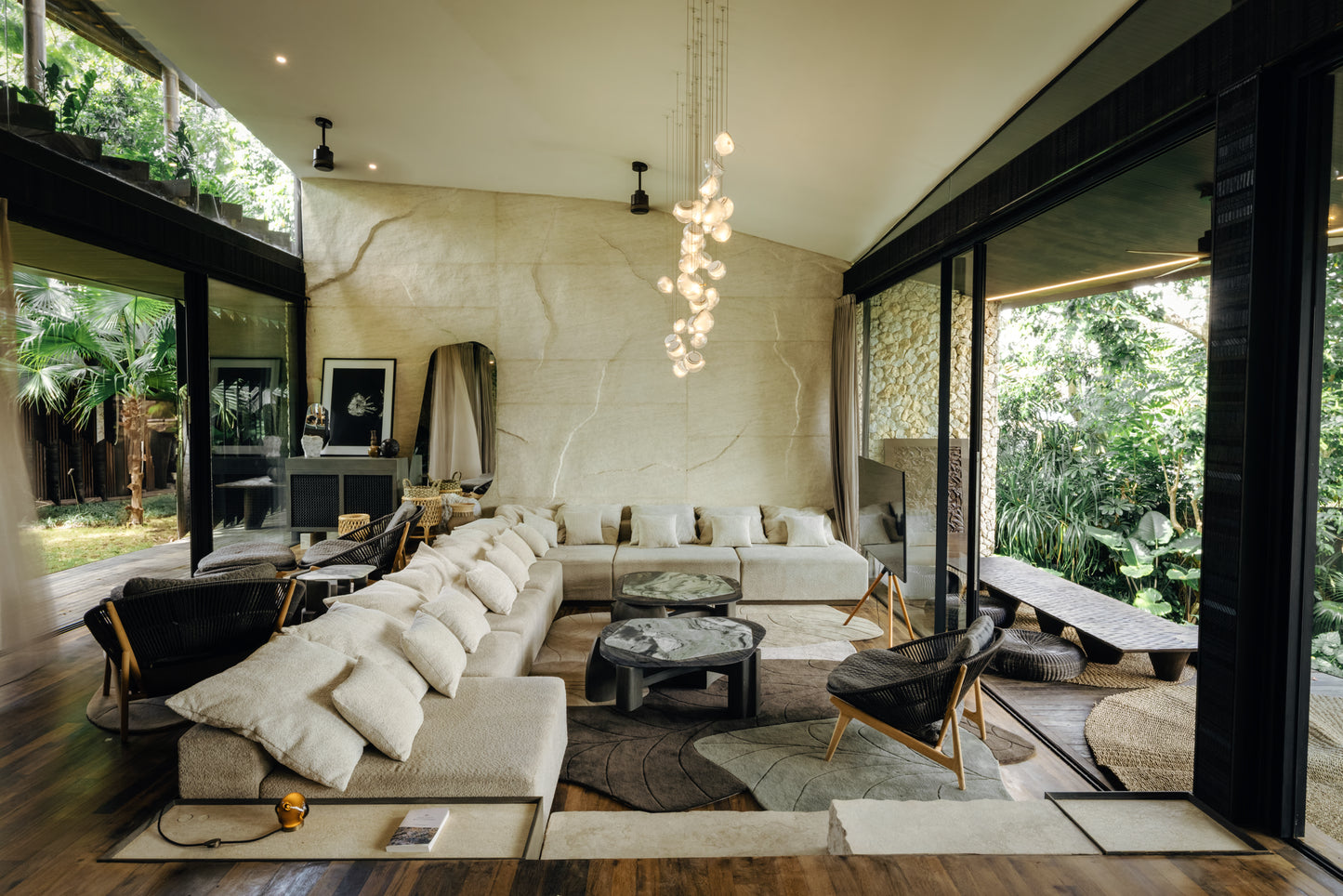 Bali + Noosa Flourishing Experience (USD $3,333)